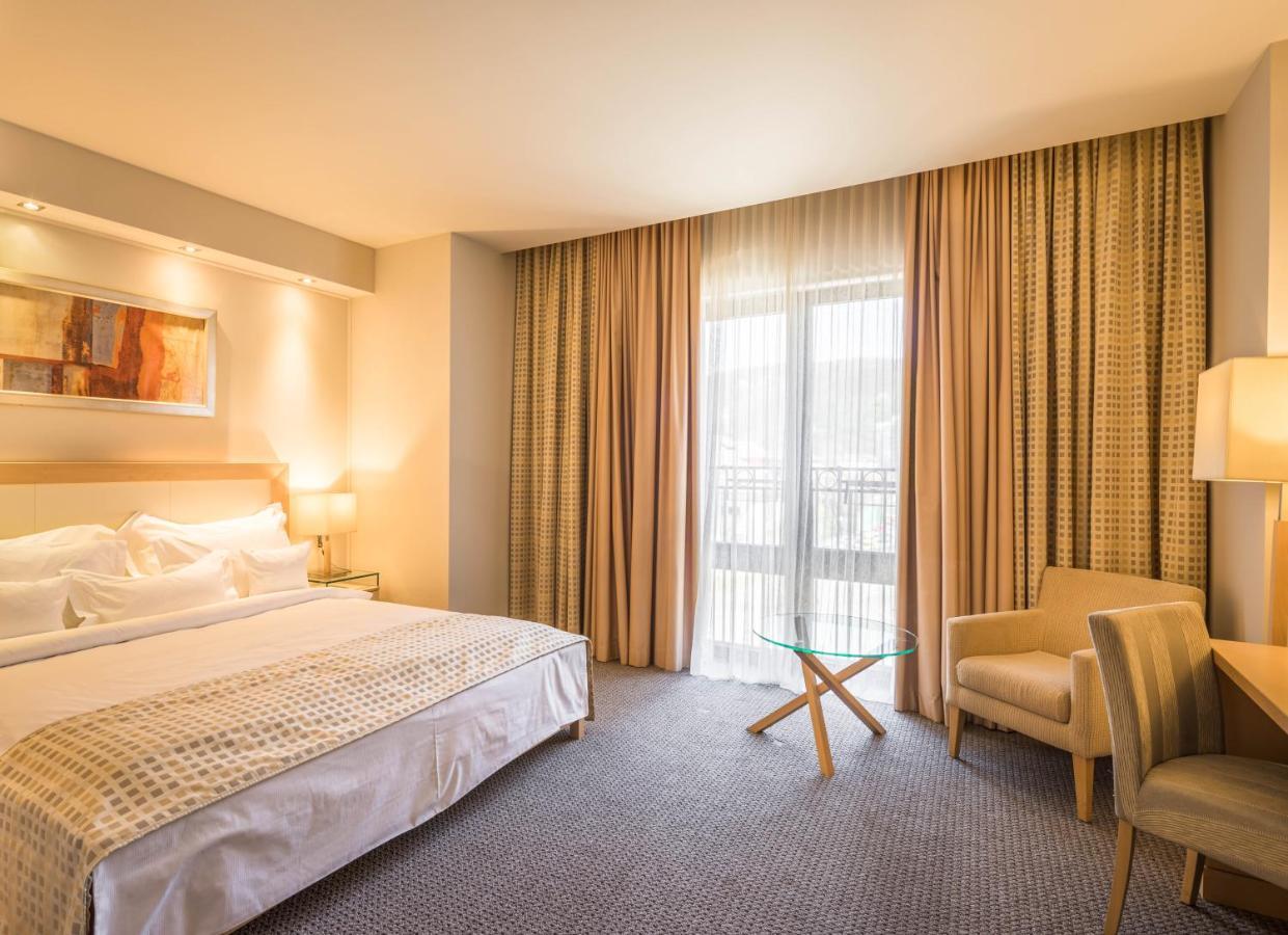 Hotel Rogge Resita Zewnętrze zdjęcie