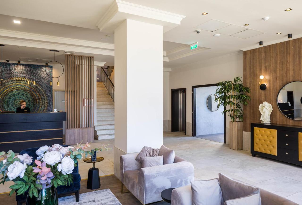 Hotel Rogge Resita Zewnętrze zdjęcie