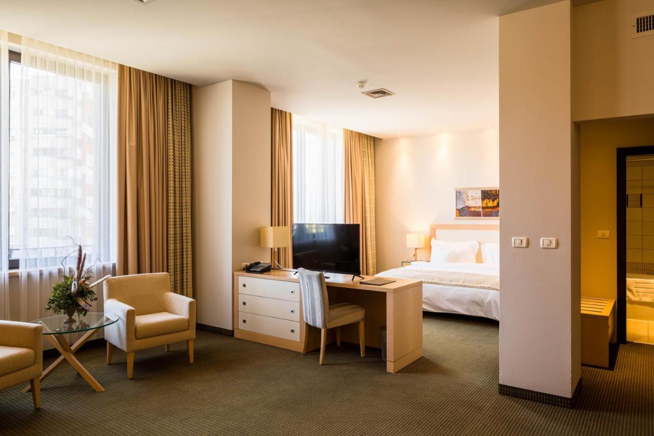 Hotel Rogge Resita Zewnętrze zdjęcie