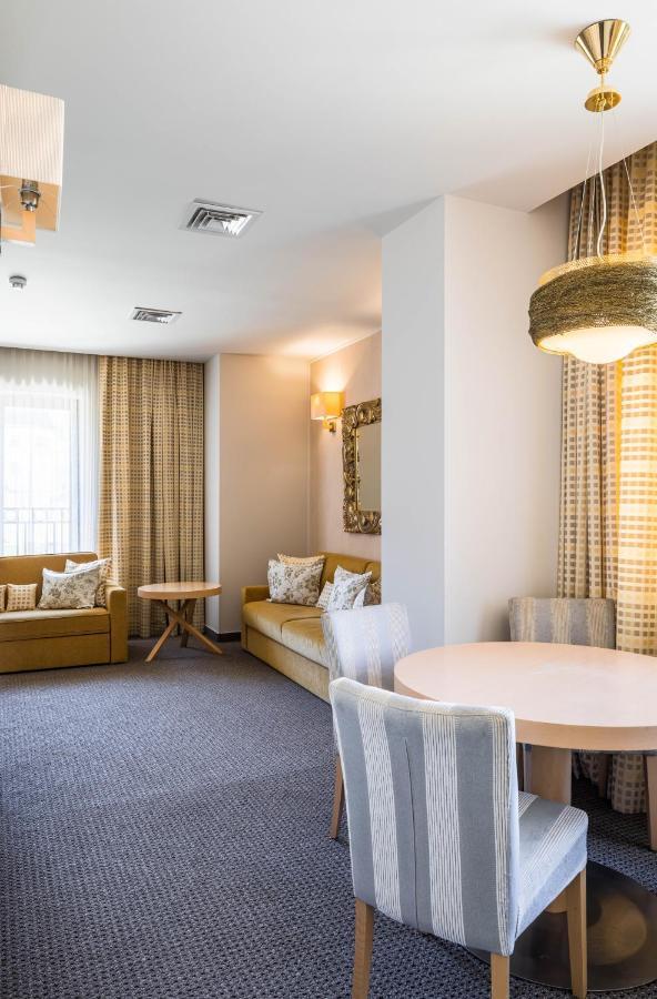 Hotel Rogge Resita Zewnętrze zdjęcie