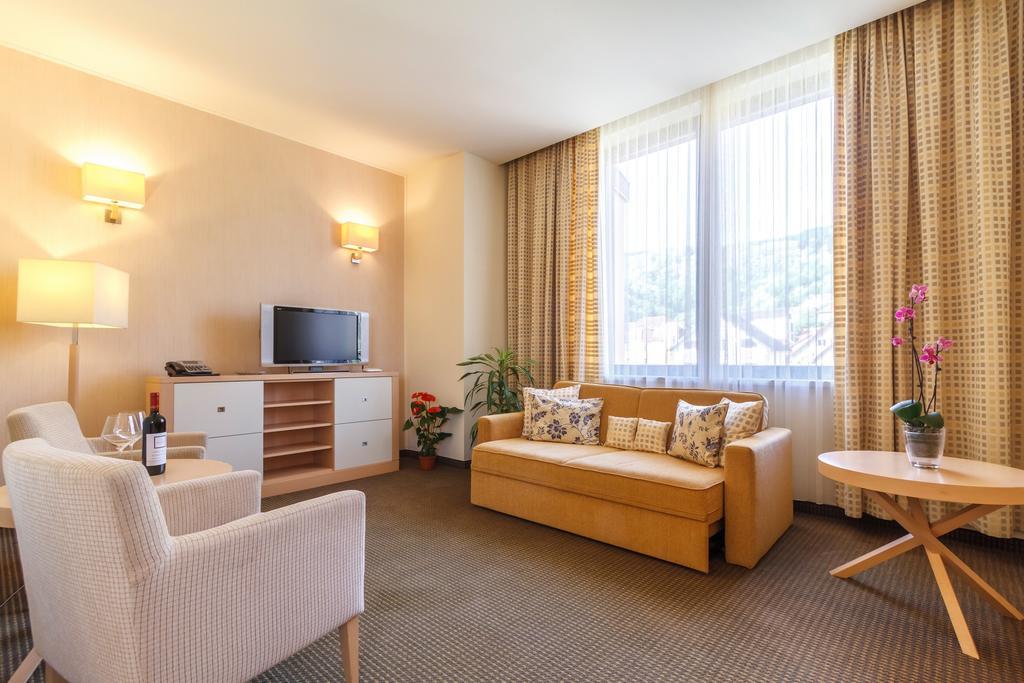 Hotel Rogge Resita Zewnętrze zdjęcie