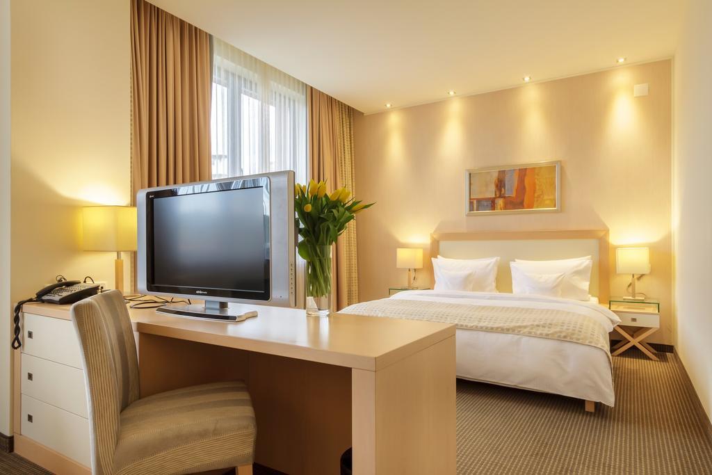 Hotel Rogge Resita Zewnętrze zdjęcie