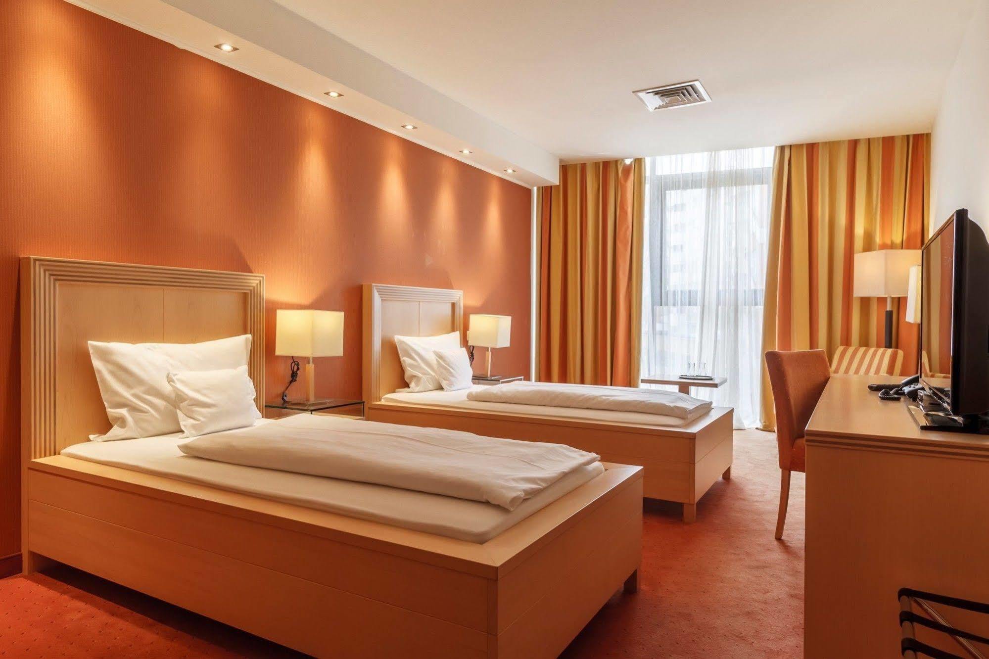Hotel Rogge Resita Zewnętrze zdjęcie