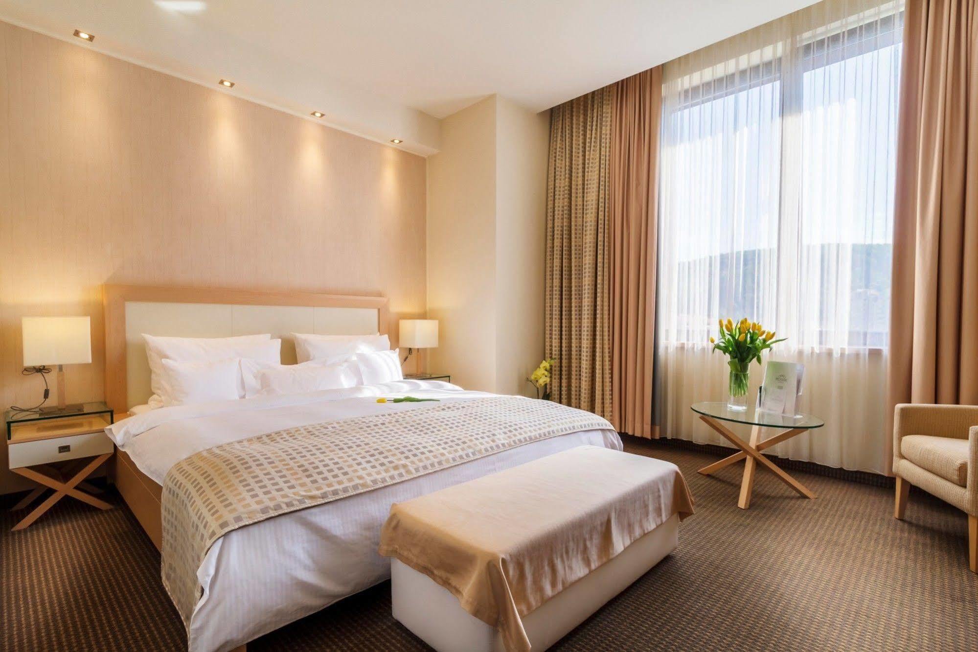 Hotel Rogge Resita Zewnętrze zdjęcie