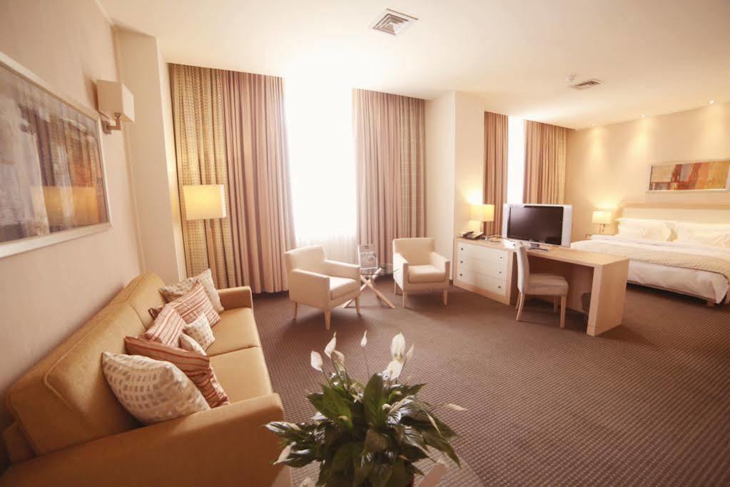 Hotel Rogge Resita Zewnętrze zdjęcie
