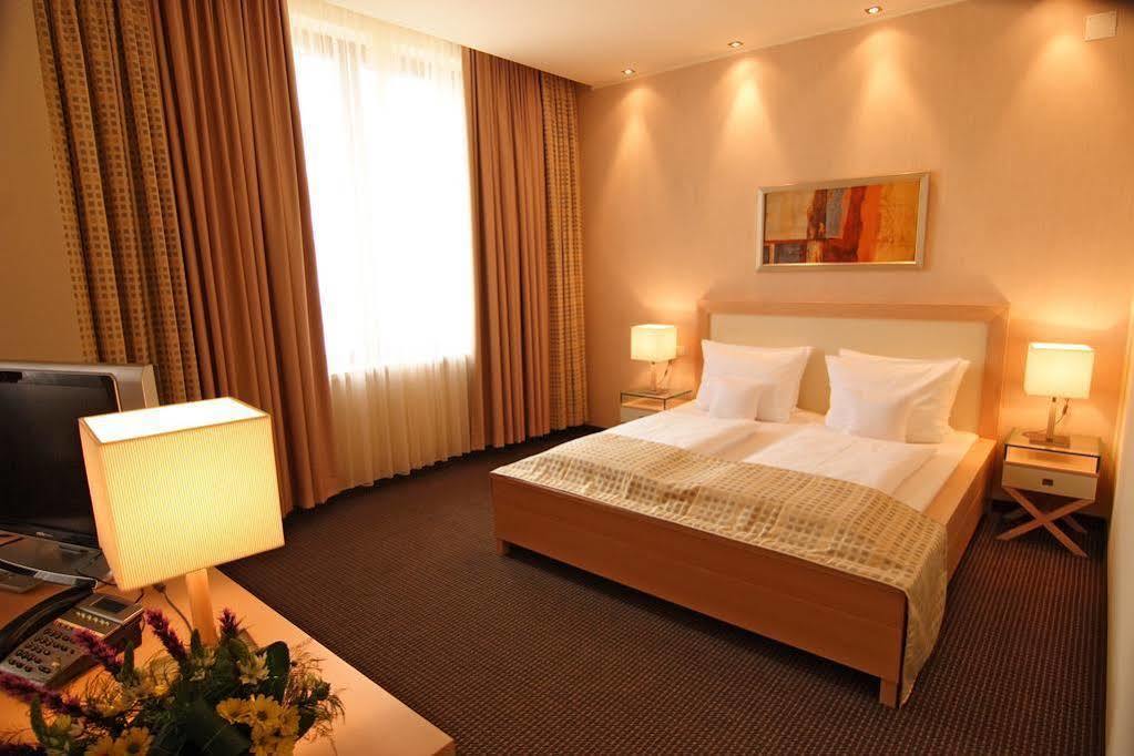 Hotel Rogge Resita Zewnętrze zdjęcie