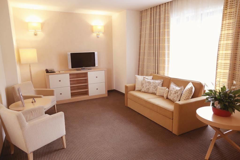 Hotel Rogge Resita Zewnętrze zdjęcie