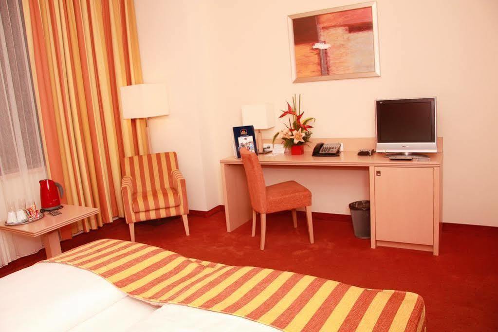 Hotel Rogge Resita Zewnętrze zdjęcie