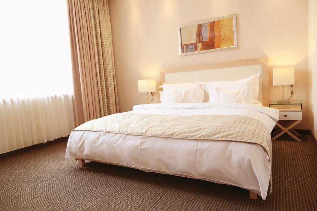 Hotel Rogge Resita Zewnętrze zdjęcie