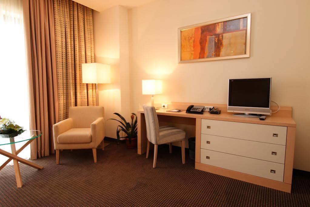 Hotel Rogge Resita Zewnętrze zdjęcie